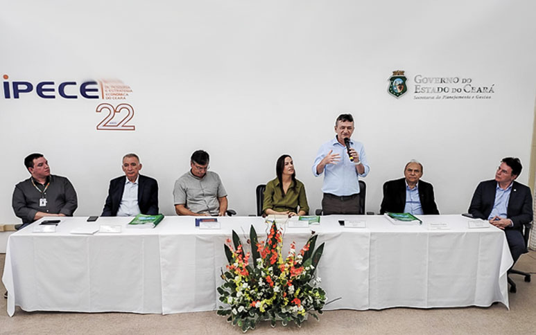IBGE lança relatório do Triplo Fórum no Ipece e assina acordo de cooperação técnica com a Seplag